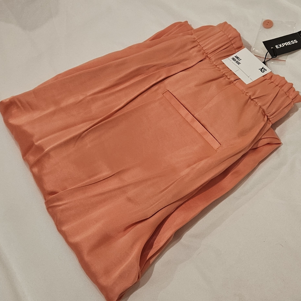 NWT EXPRESS Ankle High Rise Harem Pant in Coral, size XS